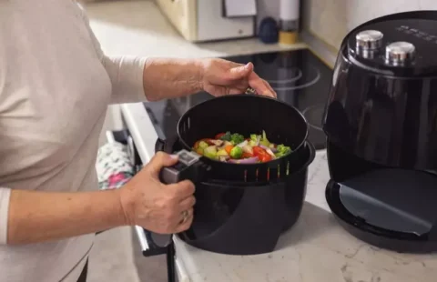 Cómo usar papel de aluminio en la freidora de aire